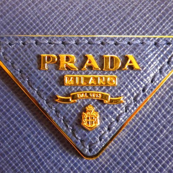 Как определить поддельную сумку Prada. Легенда буквы R. Часть II